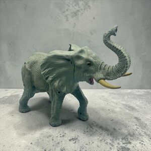 2020 Animal Planet Toys R Us Elephant Figure w/Sound 10”x13”